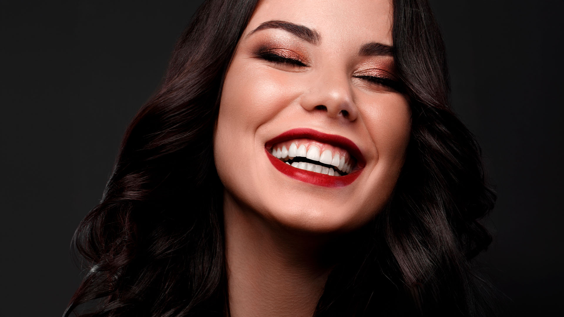 ¿Son mejores las coronas dentales sin metal?